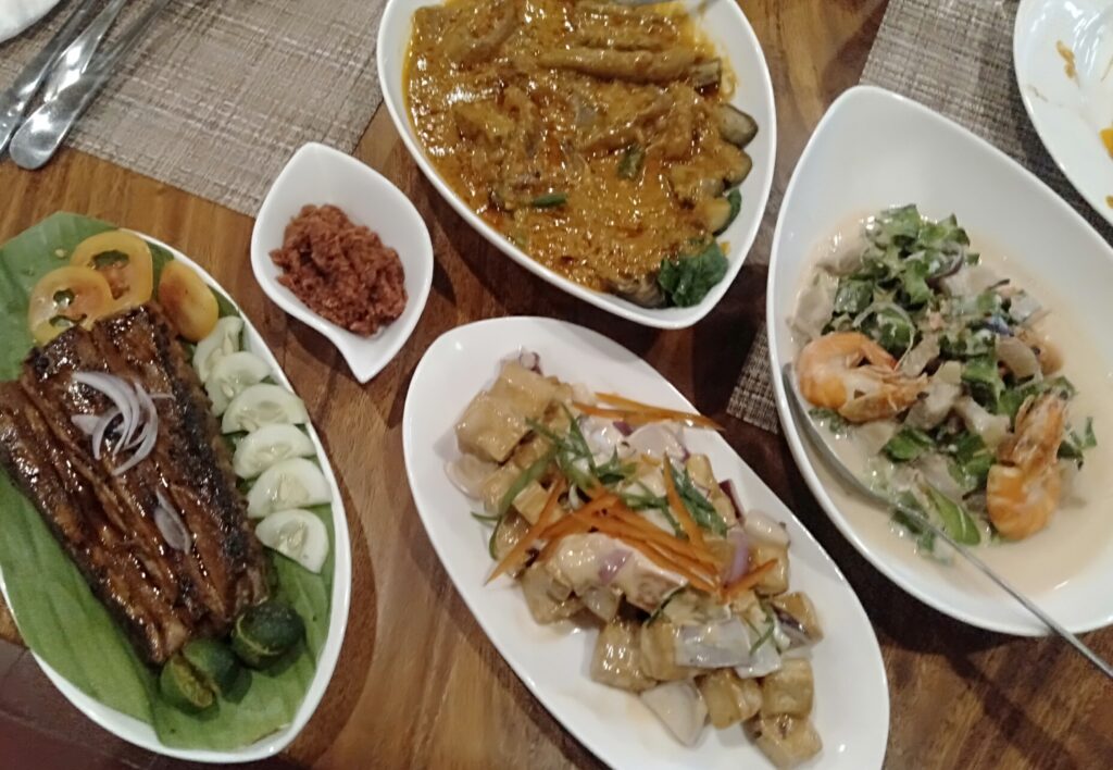 Kare kare, Grilled Tuna, Creamy Tofu, Gising Gising with Shrimp