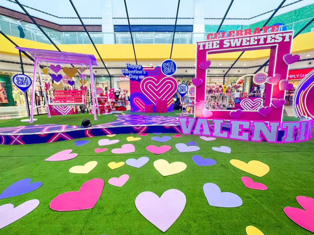 SM Center Pulilan is the sweetest venue this Valentine’s Day, as the mall showcases a love-filled centerpiece and a unique Sweet A-Fair with local brands that offer goodies and treats perfect as gifts for your loved ones this February.
