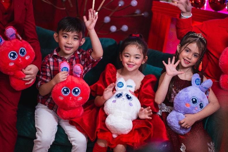 Spreading smiles at SM City Fairview as kids meet the Besties of Joy—knowing each hug brings happiness to a child this Christmas.